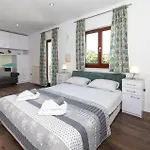 Pet Friendly In Bajnice With Wifi
