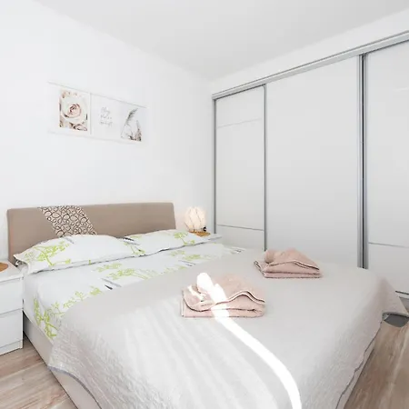 Pet Friendly In Bajnice With Wifi Podstrana